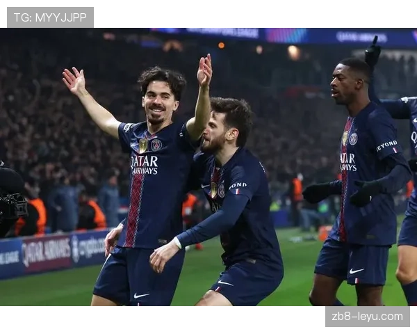 巴黎圣日耳曼越踢越依赖边路，是战术升级还是中路彻底瘫痪了？